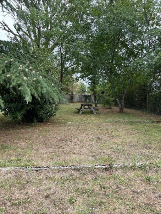 La Lande - Petite Maison Avec Jardin Daire Vendat Dış mekan fotoğraf