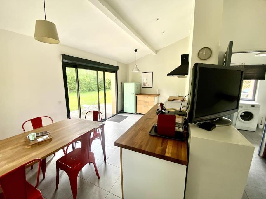La Lande - Petite Maison Avec Jardin Vendat Dış mekan fotoğraf